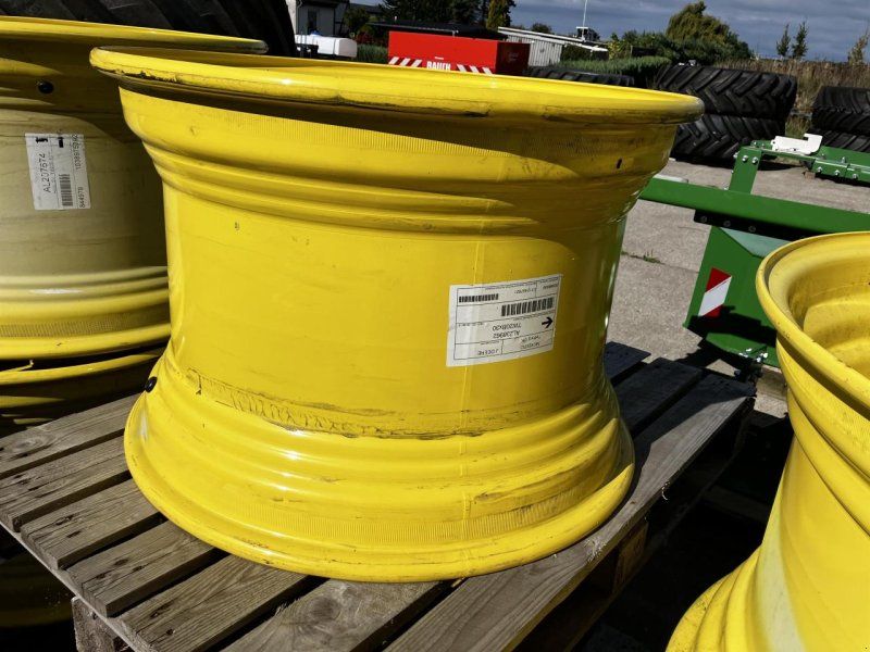 John Deere 20x30