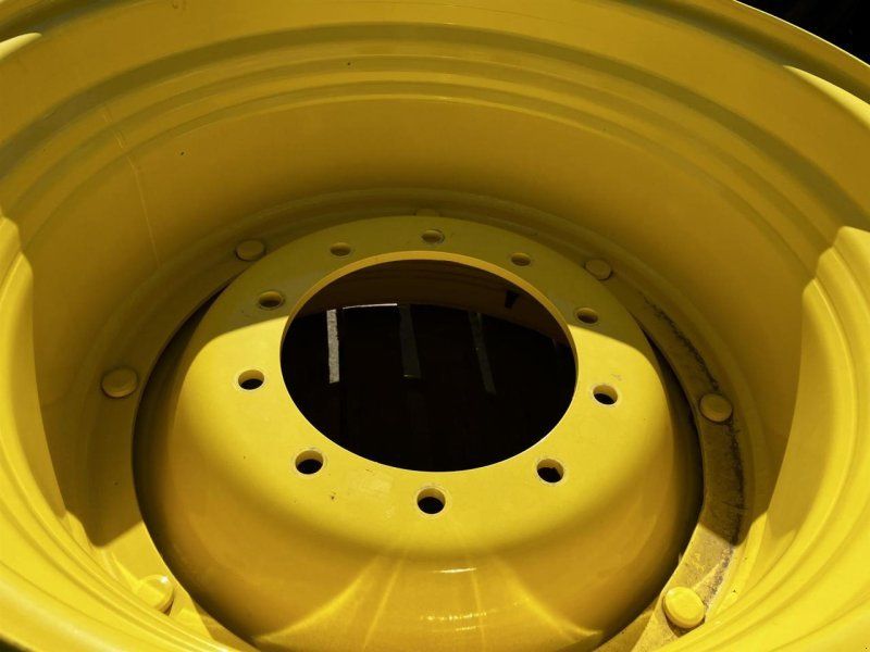 John Deere 20x30
