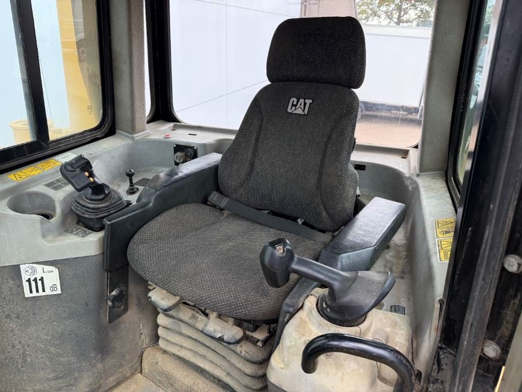 CAT D6T XW - 6 Way Blade / CE + EPA / Airco