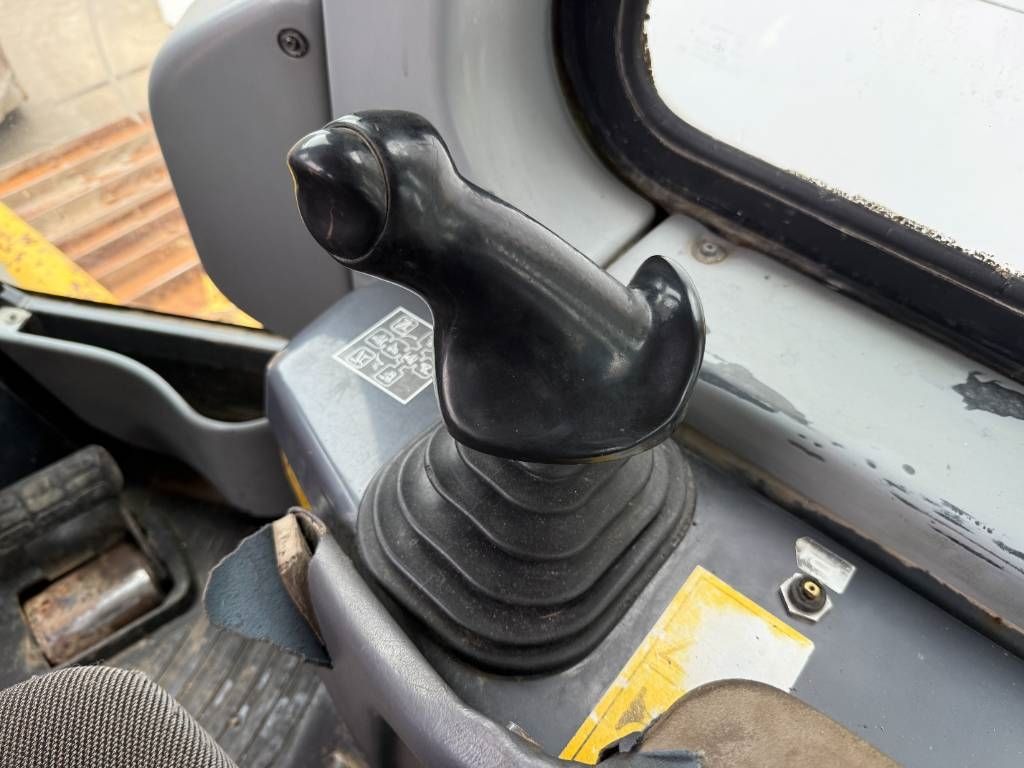 Komatsu D61PX15 - 6 Way + Folding Blade / CE + EPA / AC