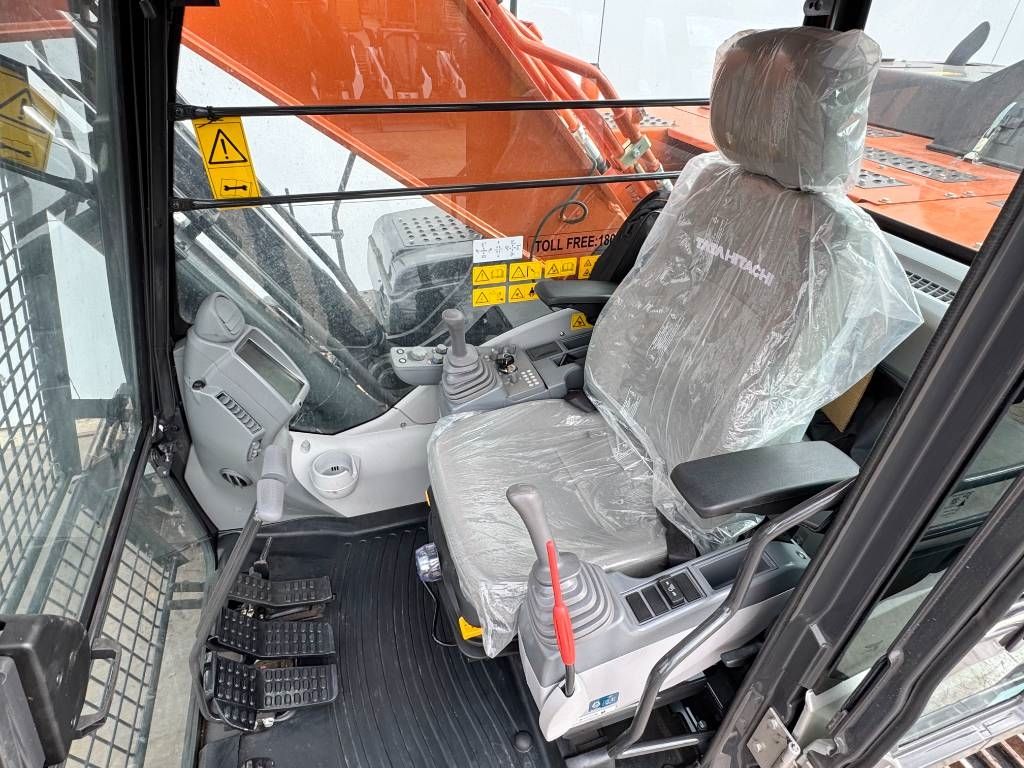 Hitachi ZX70-LCH - Hammer Lines / Isuzu Engine