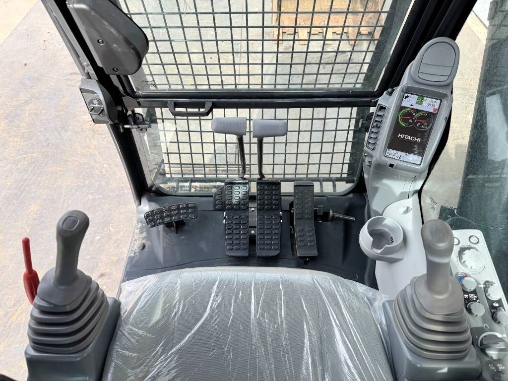 Hitachi ZX70-LCH - Hammer Lines / Isuzu Engine