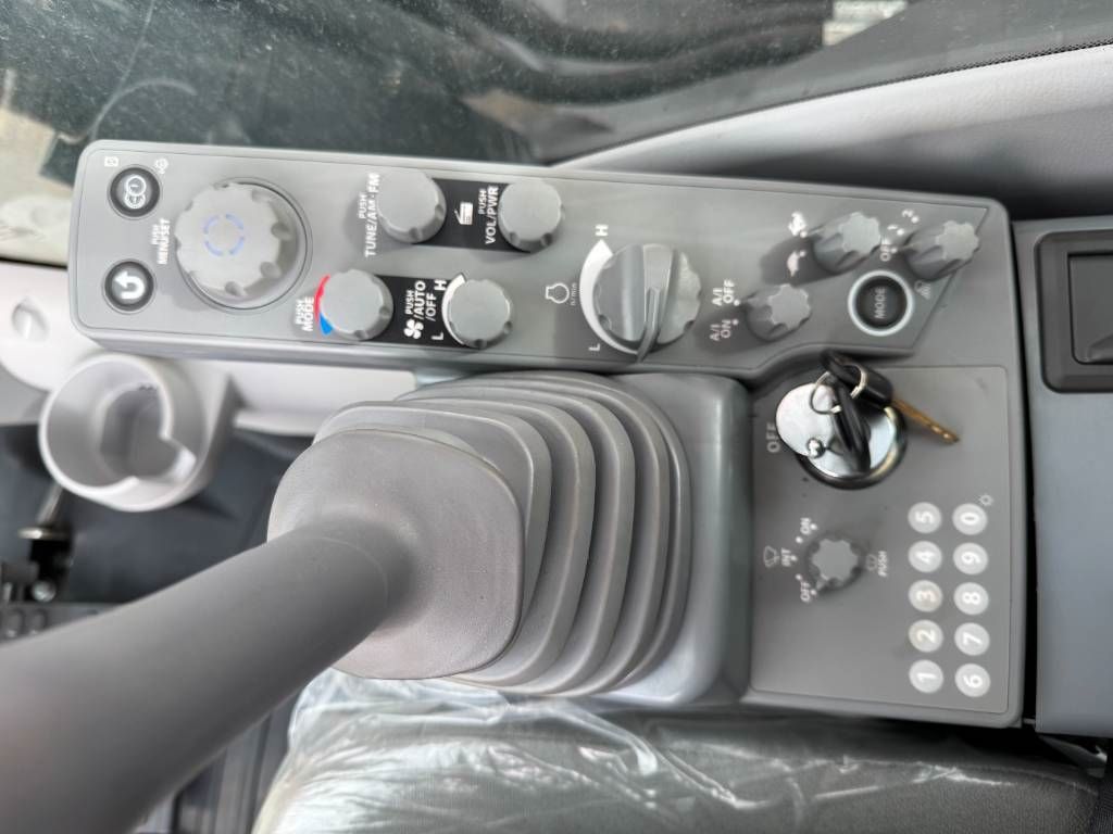 Hitachi ZX70-LCH - Hammer Lines / Isuzu Engine