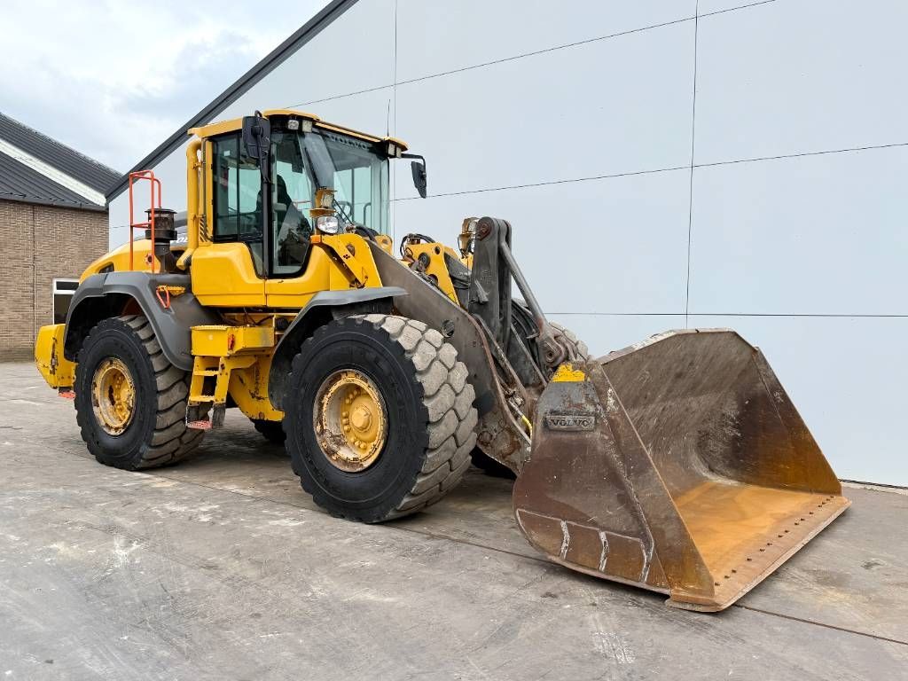 Volvo L120H - 3rd Function / Quick Coupler