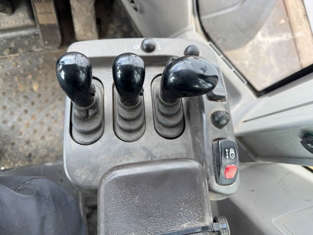Volvo L120H - 3rd Function / Quick Coupler