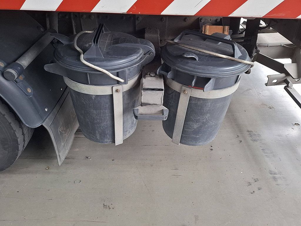 M.A.N. 12.220 TGL bottie platform+tow