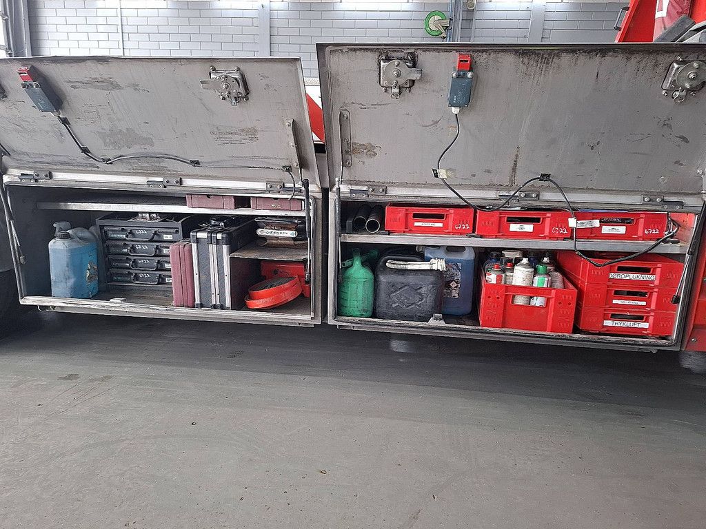 M.A.N. 12.220 TGL bottie platform+tow