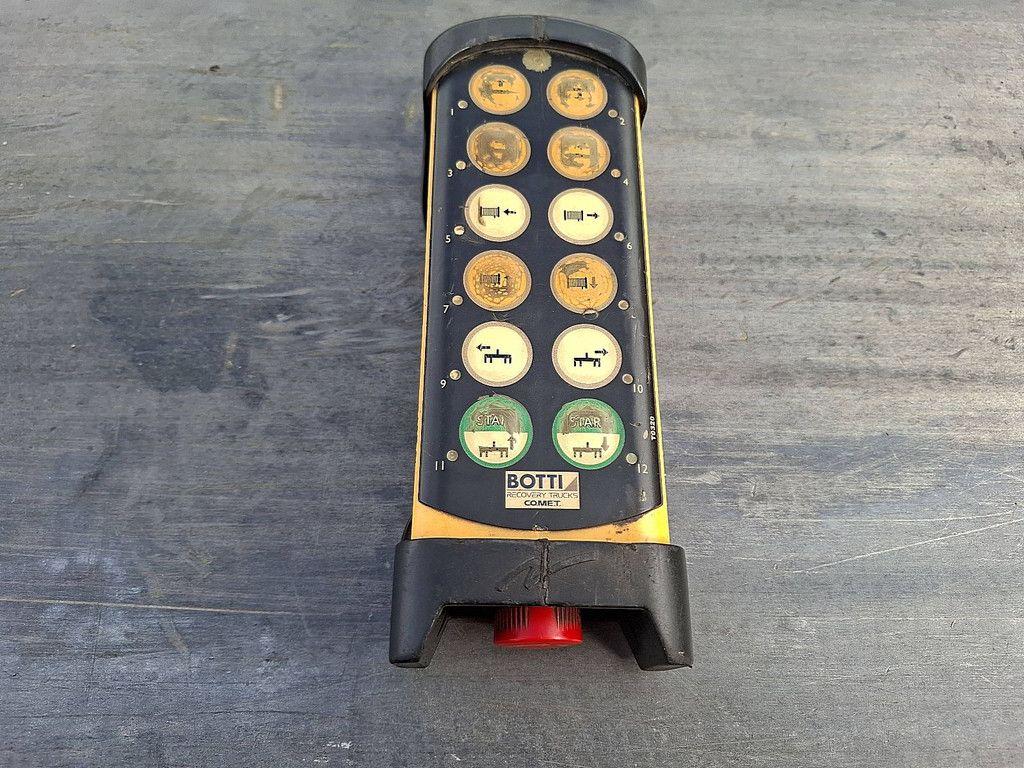 M.A.N. 12.220 TGL bottie platform+tow
