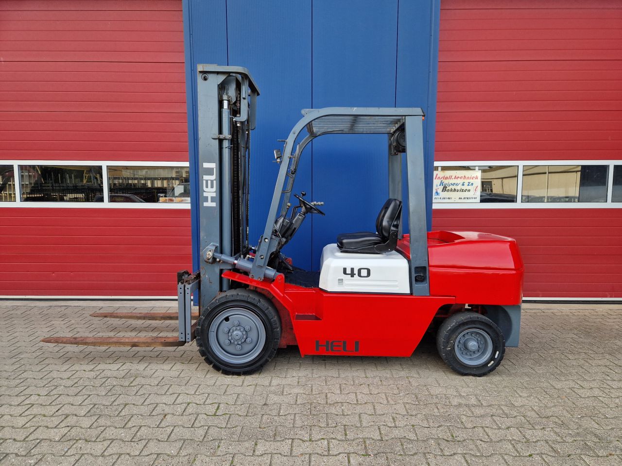 HELI CPCD 40 HEFTRUCK DIESEL 4 TONS TRIPLOMAST BOUWJAAR 2021