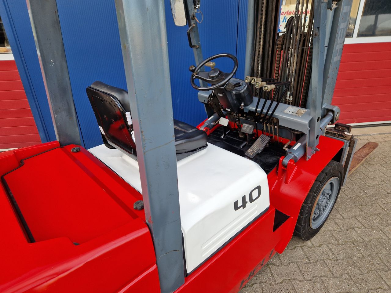 HELI CPCD 40 HEFTRUCK DIESEL 4 TONS TRIPLOMAST BOUWJAAR 2021