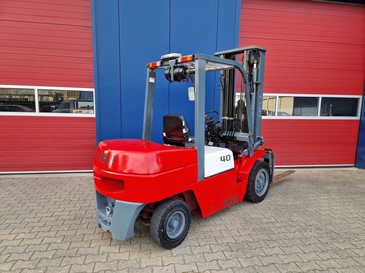 HELI CPCD 40 HEFTRUCK DIESEL 4 TONS TRIPLOMAST BOUWJAAR 2021