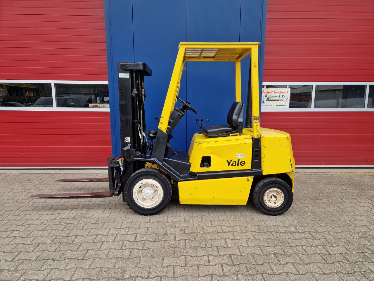 YALE GDP30 HEFTRUCK DIESEL 3 TONS TRIPLOMAST EN SIDESHIFT