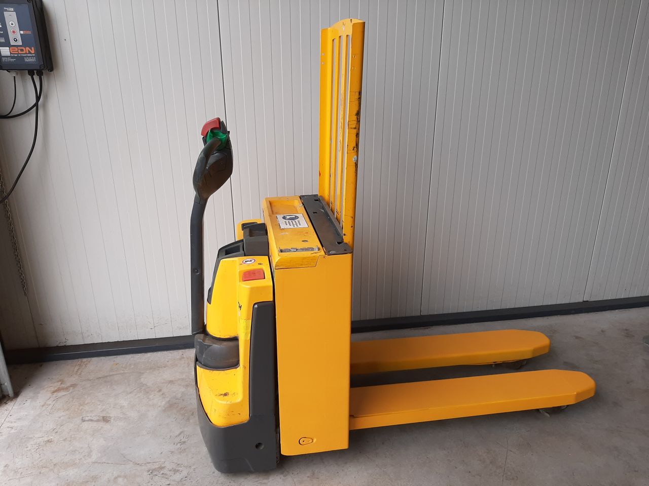 Jungheinrich EJE C20 elektrische palletheffer hefhoogte tot 75 c