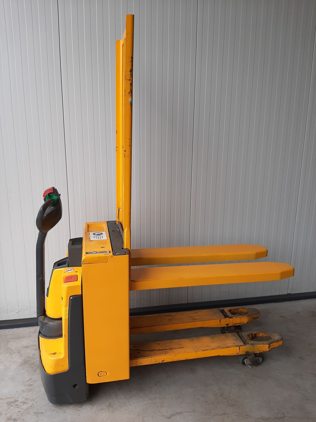Jungheinrich EJE C20 elektrische palletheffer hefhoogte tot 75 c