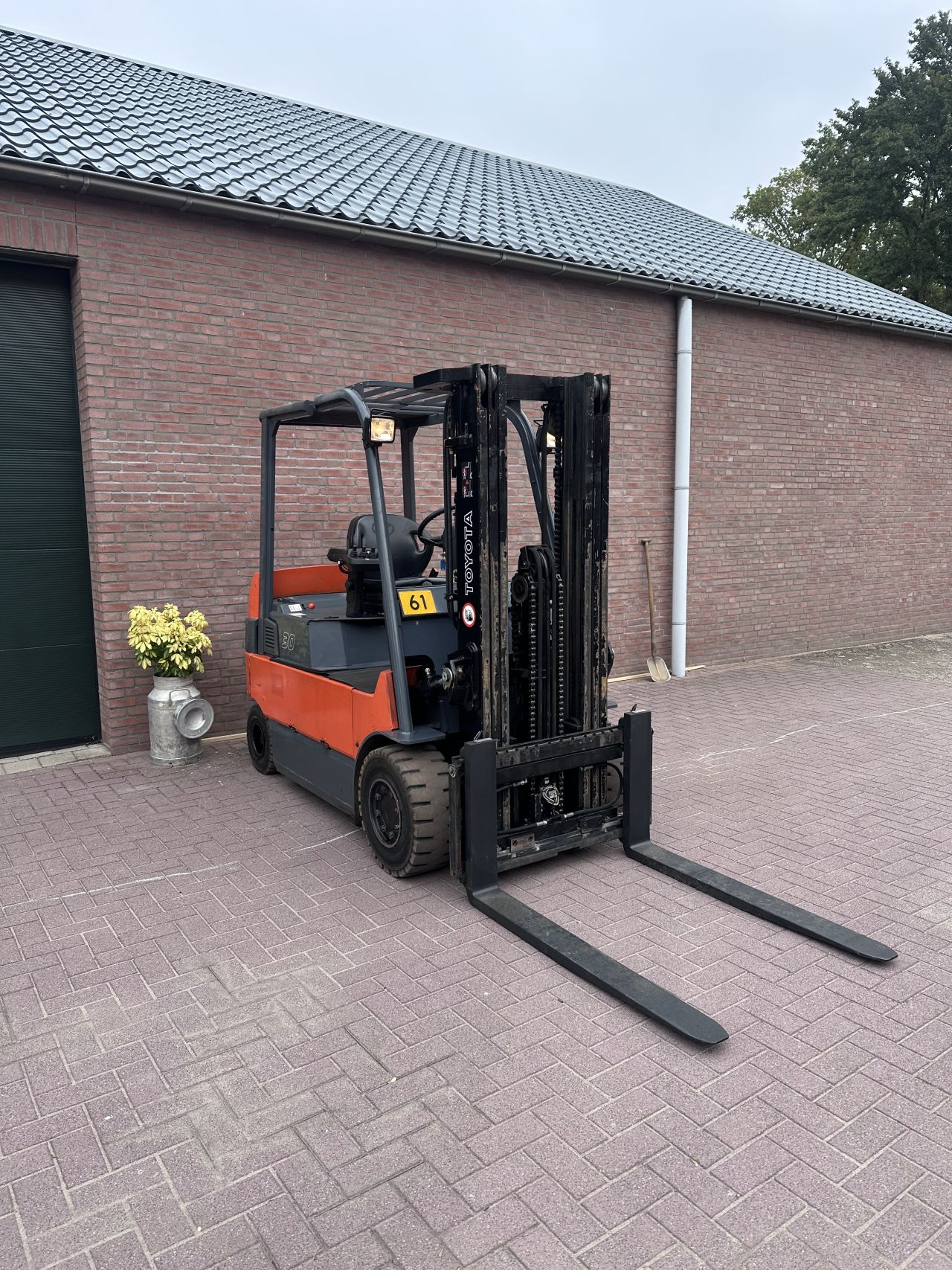 Toyota 7FBMF30 2600 uur accu 85% triplo elektrische heftruck
