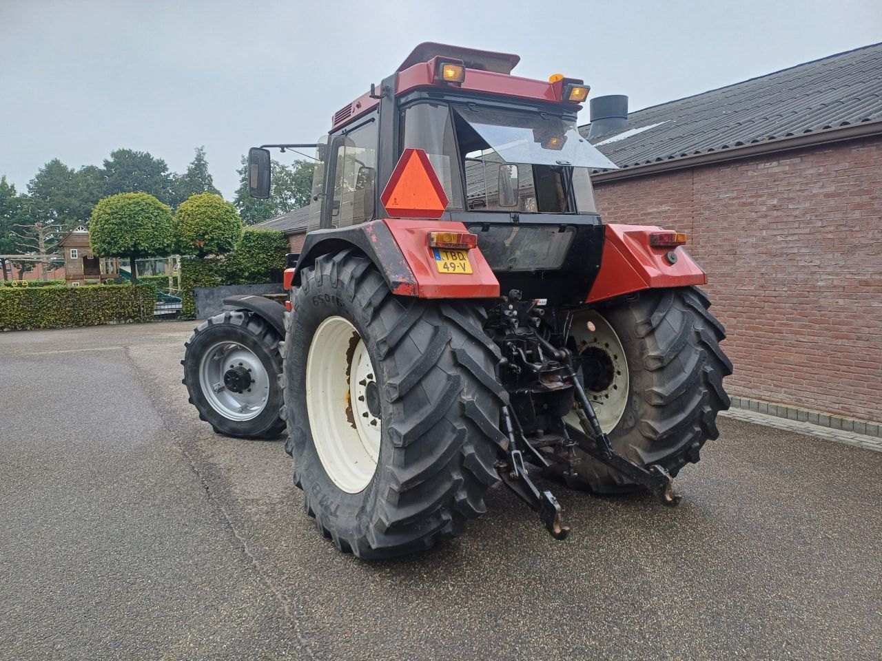 Aangeboden een Case 1056 XL