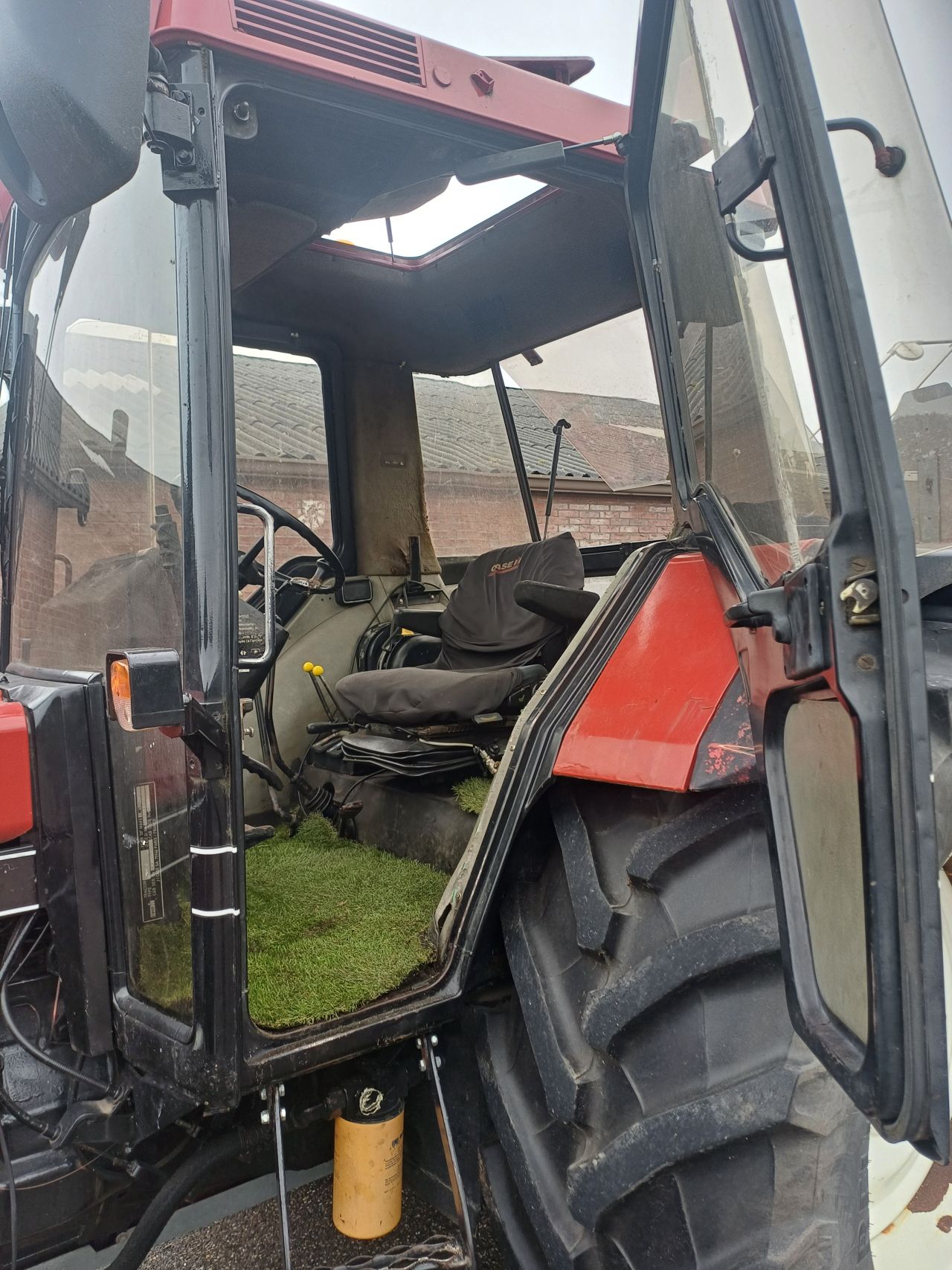Aangeboden een Case 1056 XL