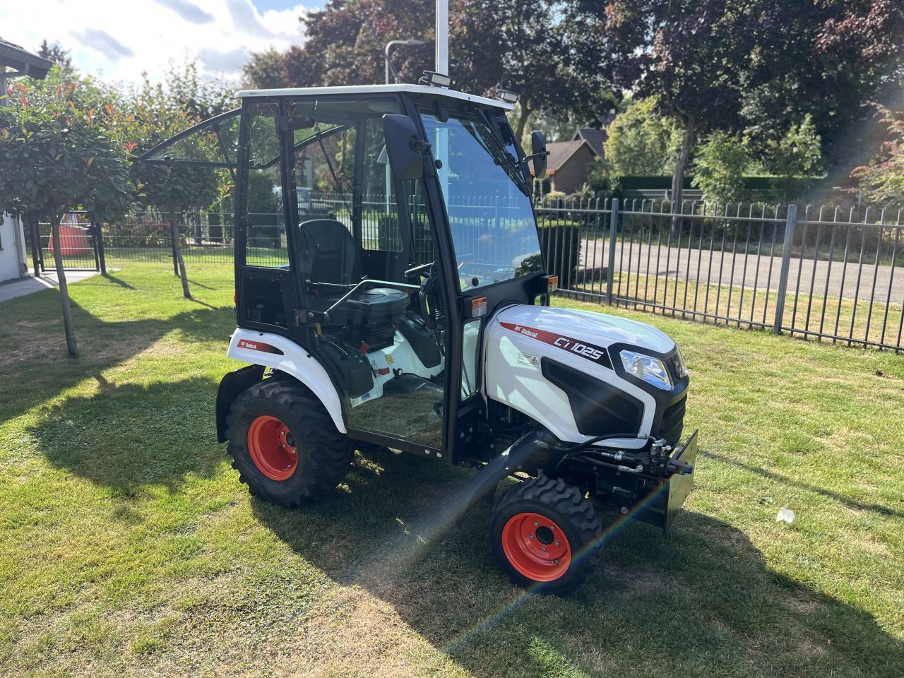 Bobcat CT1025 HST minitractor met cabine