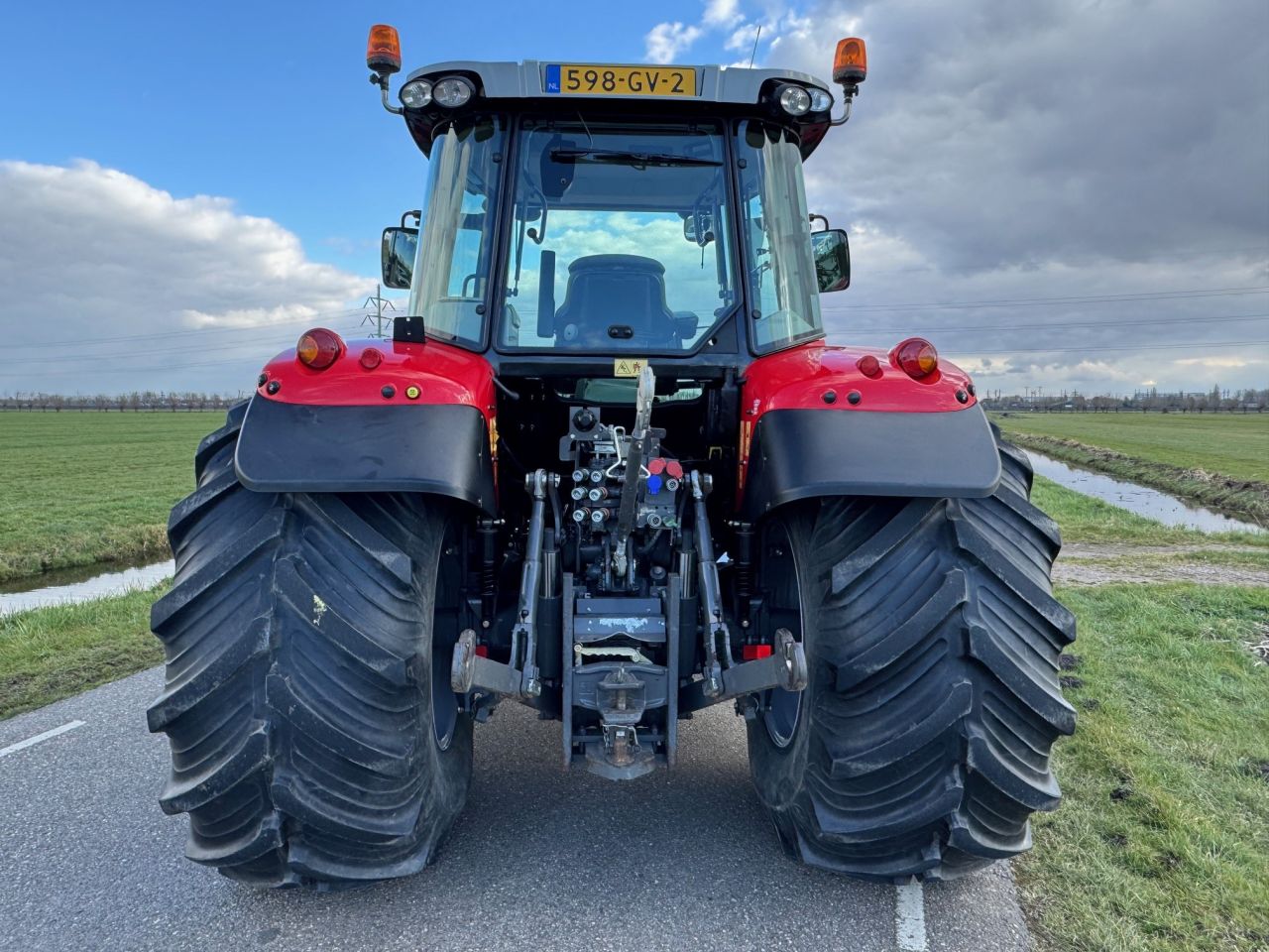 Massey Ferguson 5609 Dyna-4