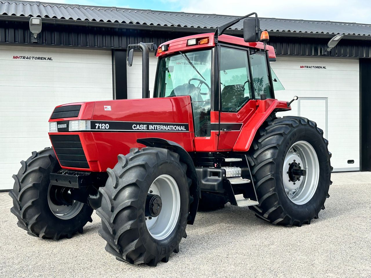 TE KOOP: zeer nette CASE MAGNUM 7120