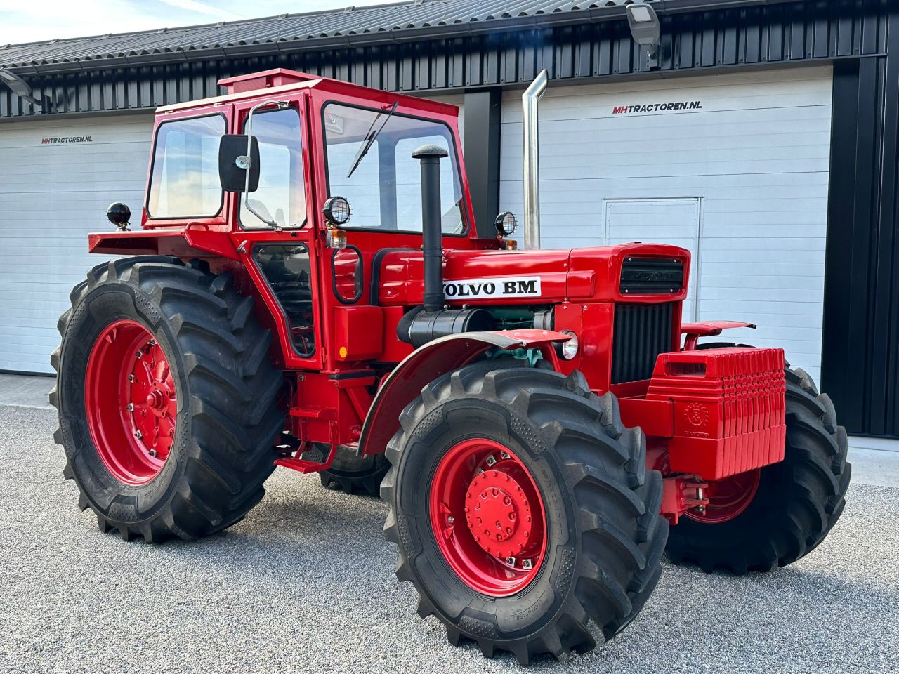 TE KOOP: zeer nette VOLVO BM-814