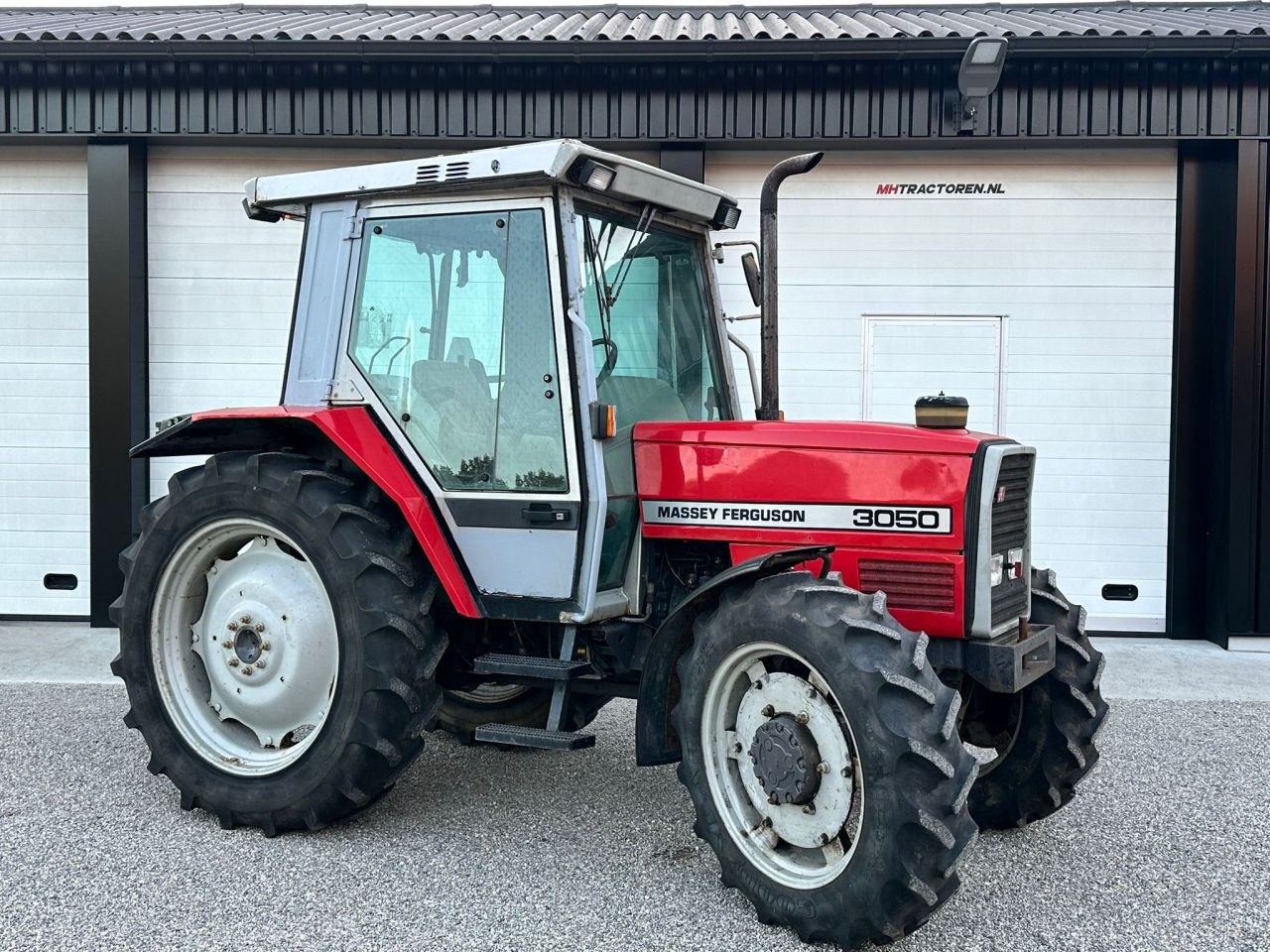 TE KOOP: zeer nette MASSEY FERGUSON 3050