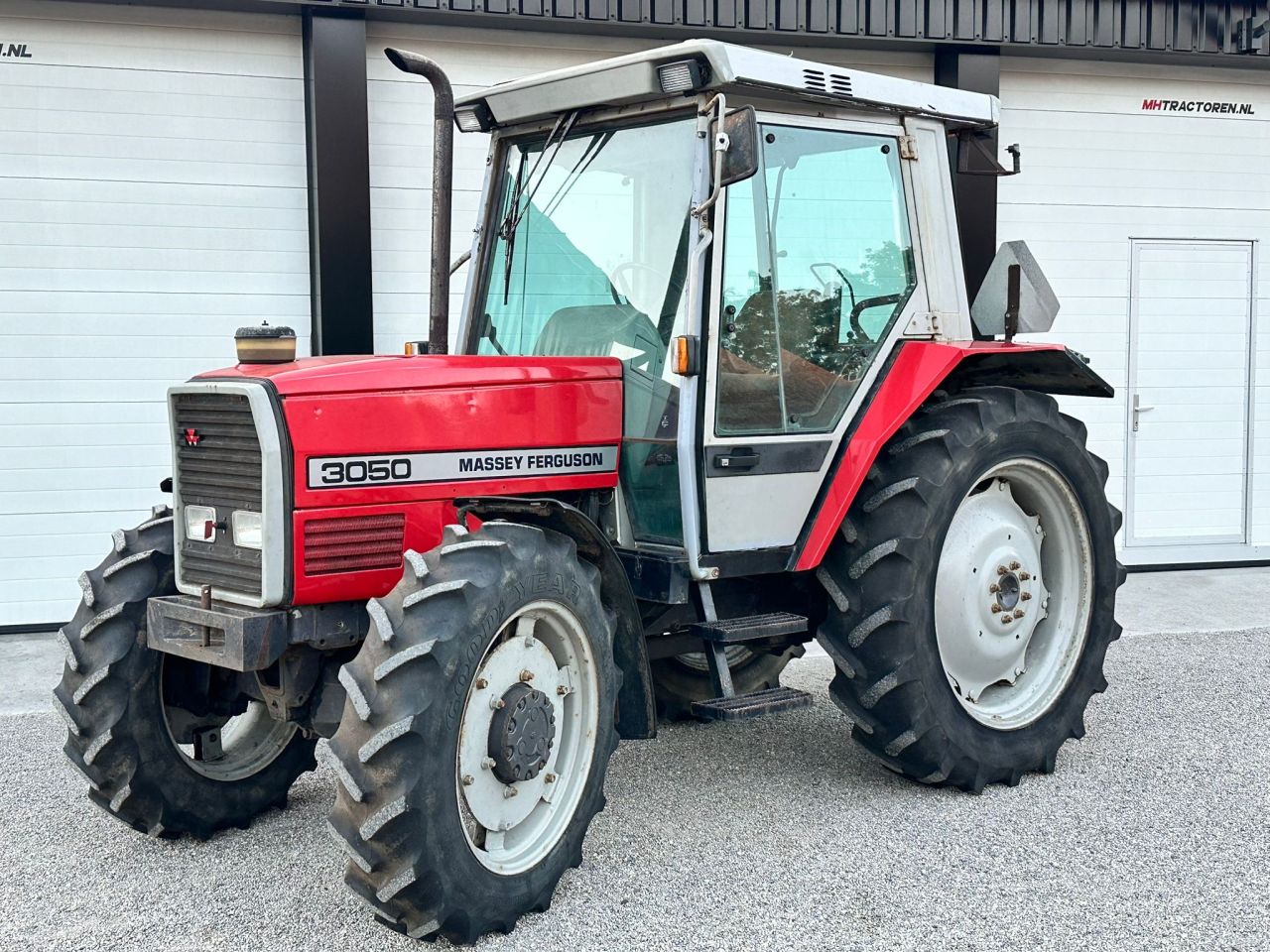 TE KOOP: zeer nette MASSEY FERGUSON 3050