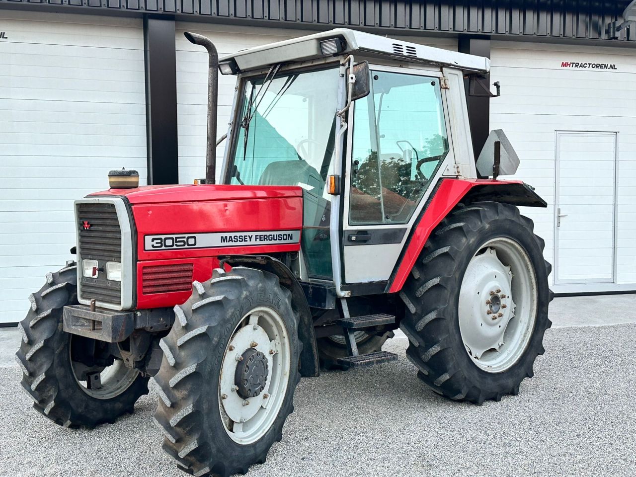 TE KOOP: zeer nette MASSEY FERGUSON 3050