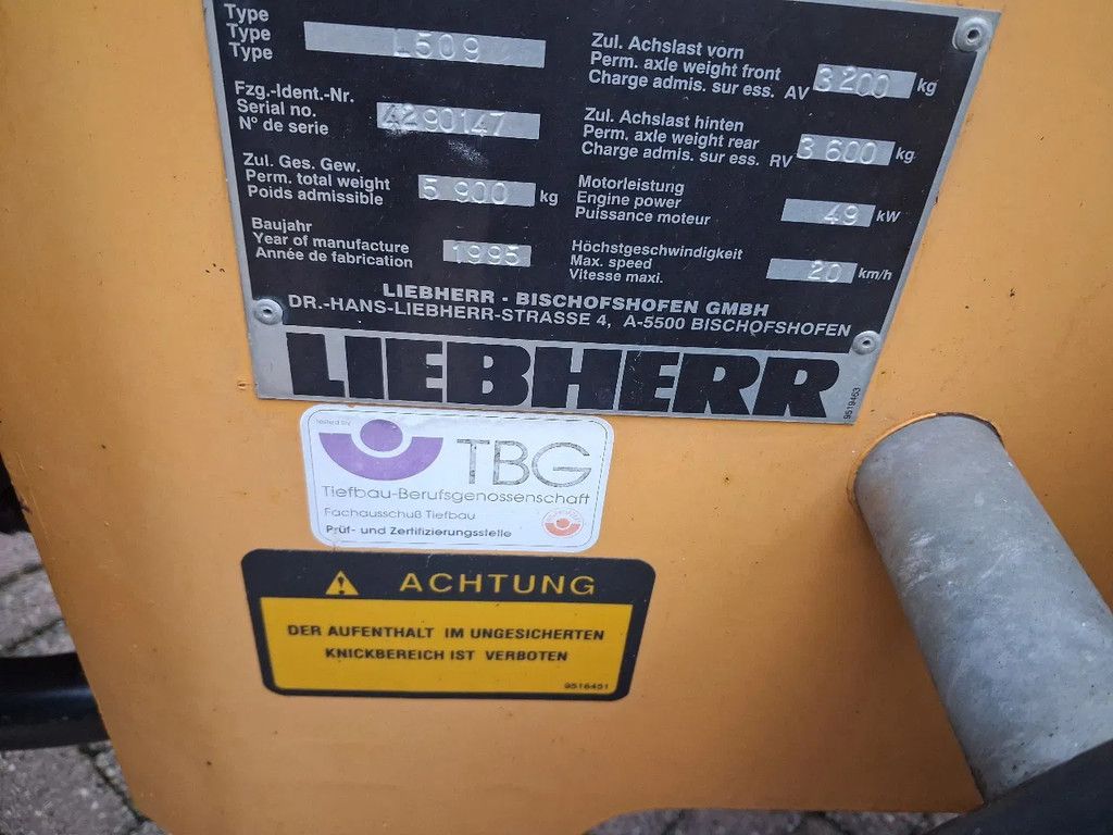 Liebherr 509 shovel met lepels