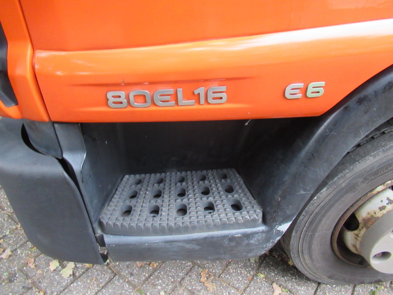 IVECO 80EL16 EURO CARGO OPRIJWAGEN MET LIER