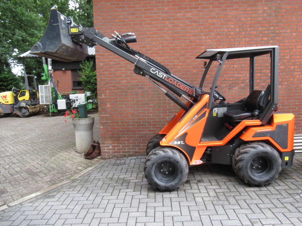 CAST TLX KNIK SHOVELTJE SNELWISSEL EN BAK KUBOTA MOTOR