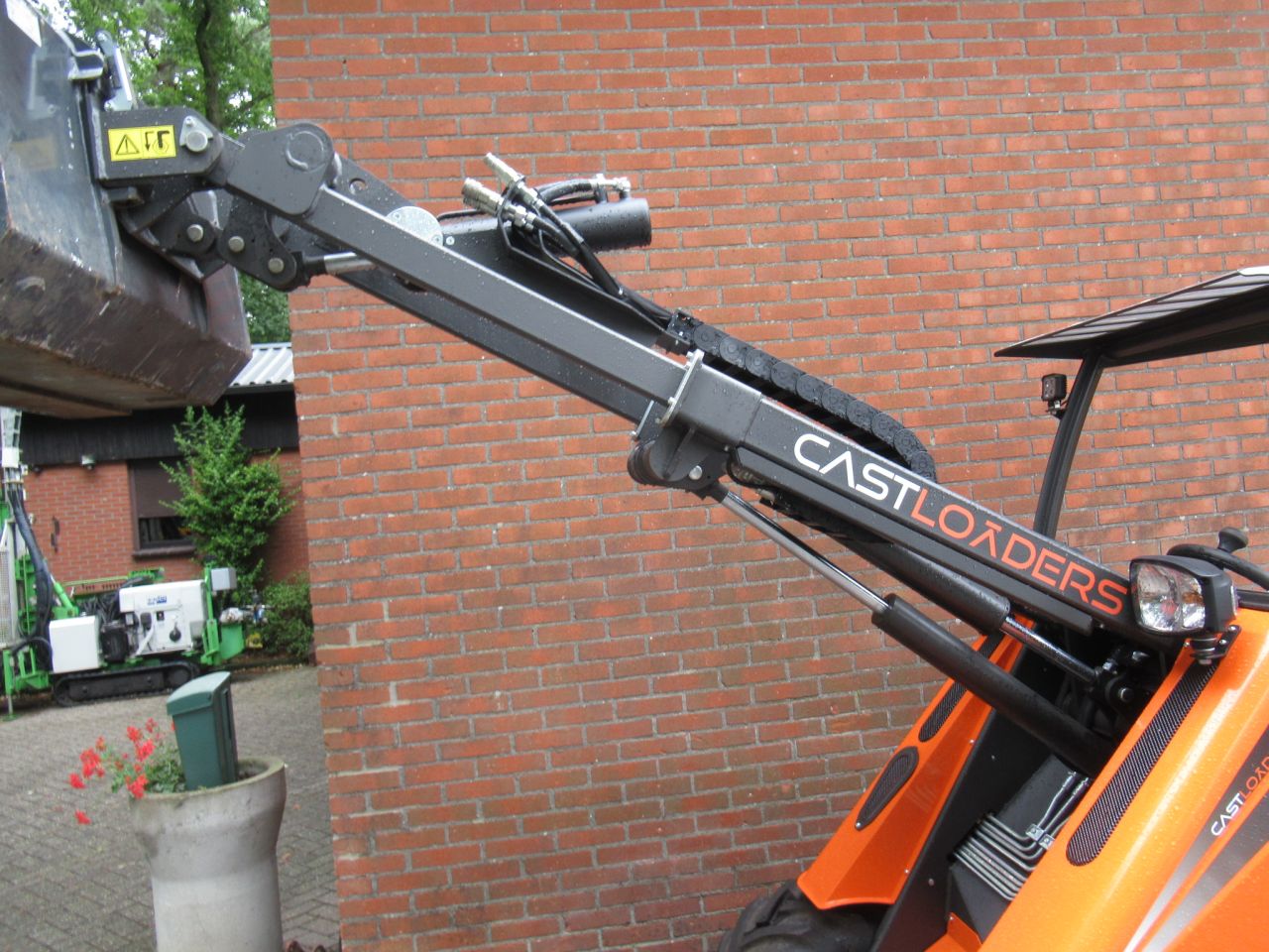 CAST TLX KNIK SHOVELTJE SNELWISSEL EN BAK KUBOTA MOTOR
