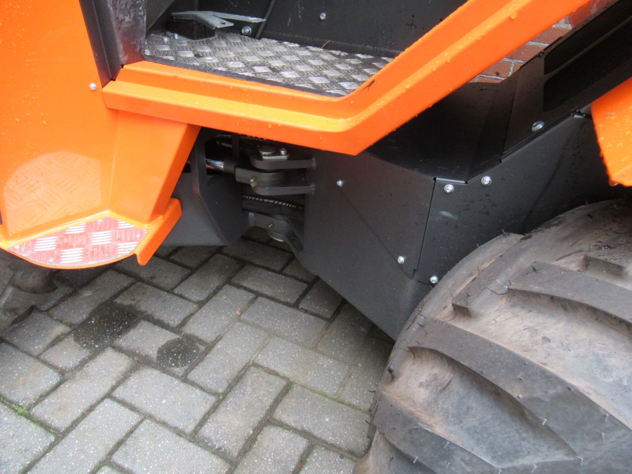 CAST TLX KNIK SHOVELTJE SNELWISSEL EN BAK KUBOTA MOTOR