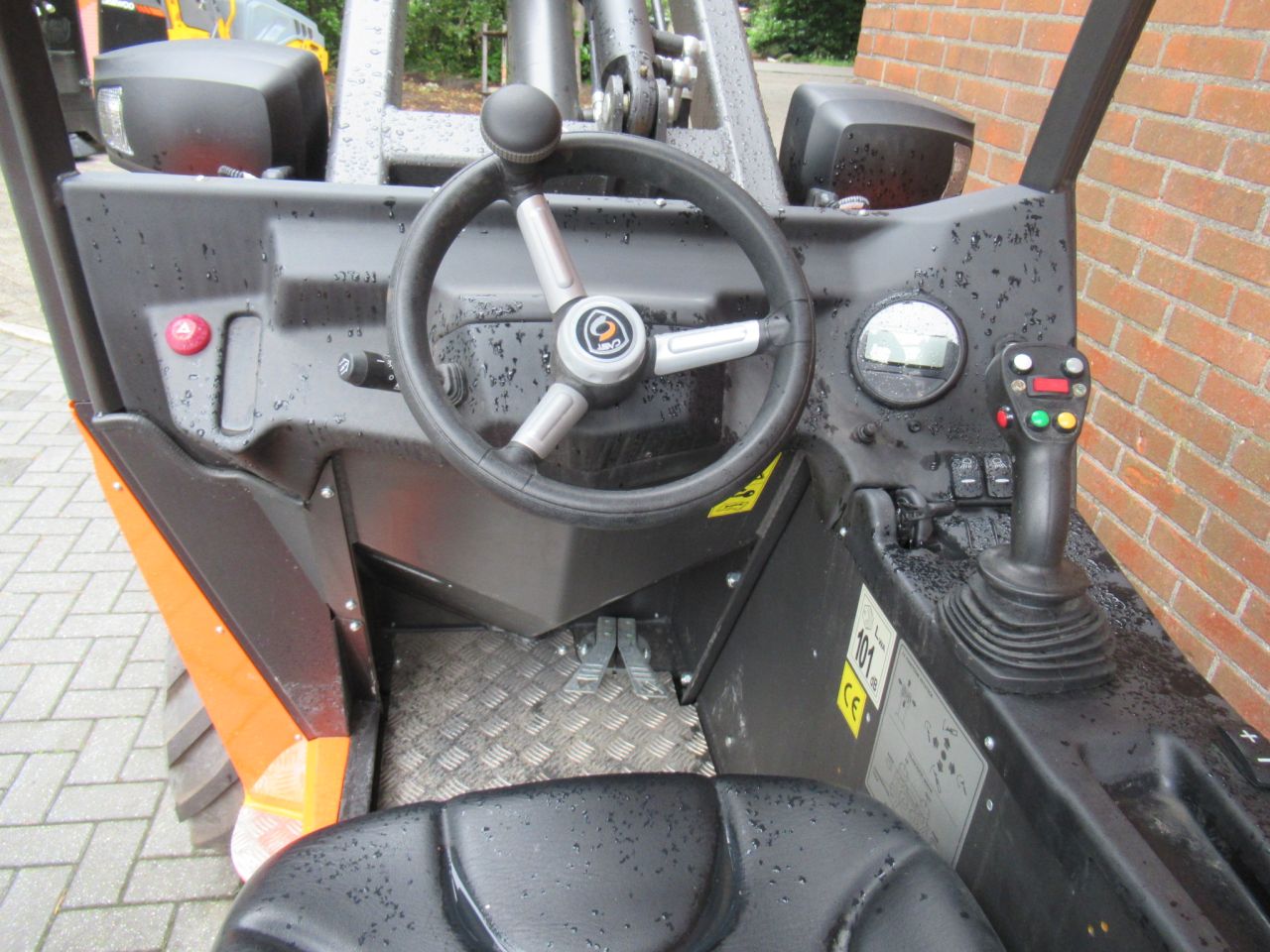 CAST TLX KNIK SHOVELTJE SNELWISSEL EN BAK KUBOTA MOTOR