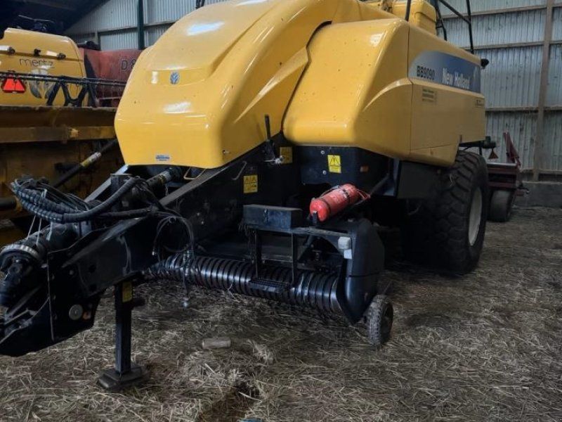 New Holland BB9090