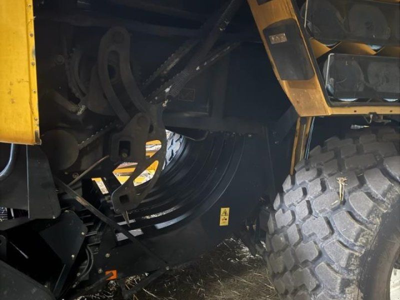 New Holland BB9090