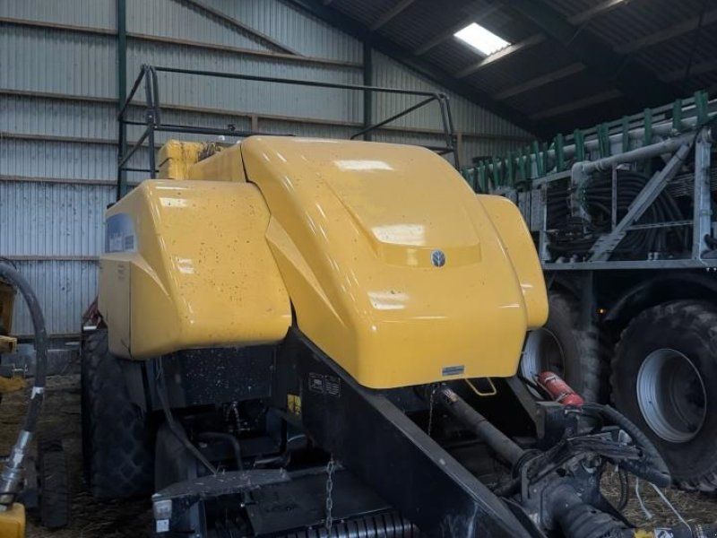 New Holland BB9090