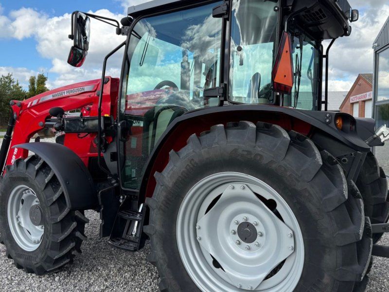 Massey Ferguson 4708