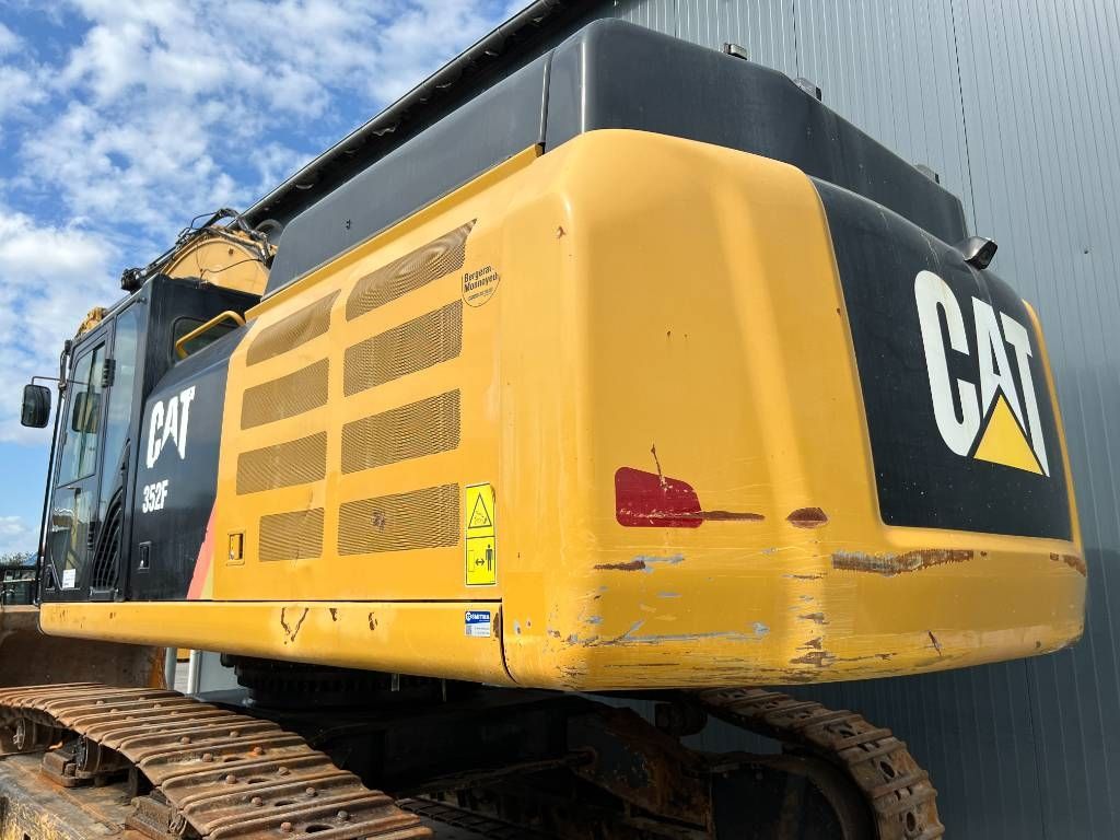 CAT 352F