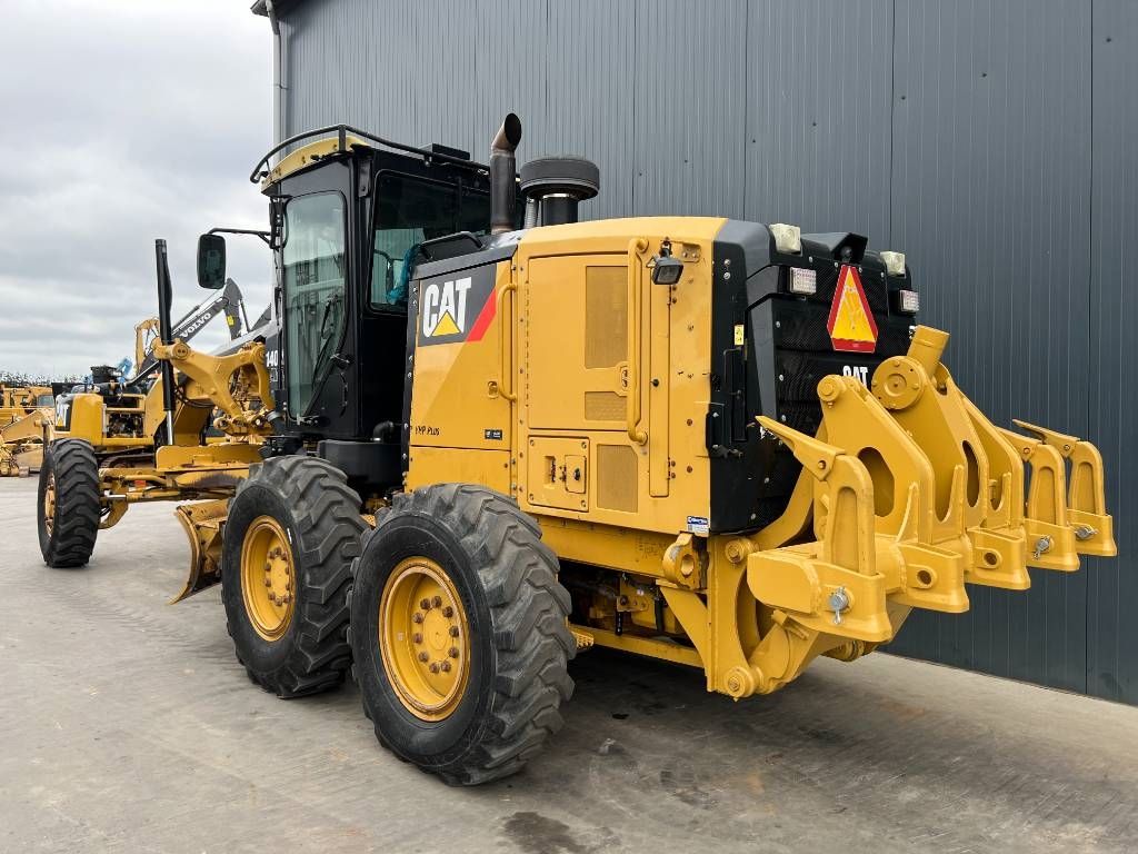 CAT 140M2 AWD