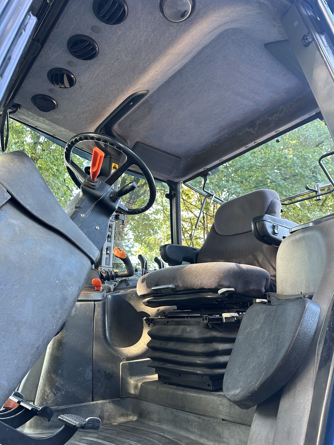 New Holland TM 175