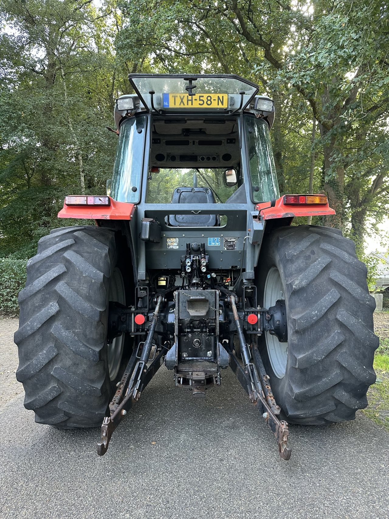 Massey Ferguson 4255