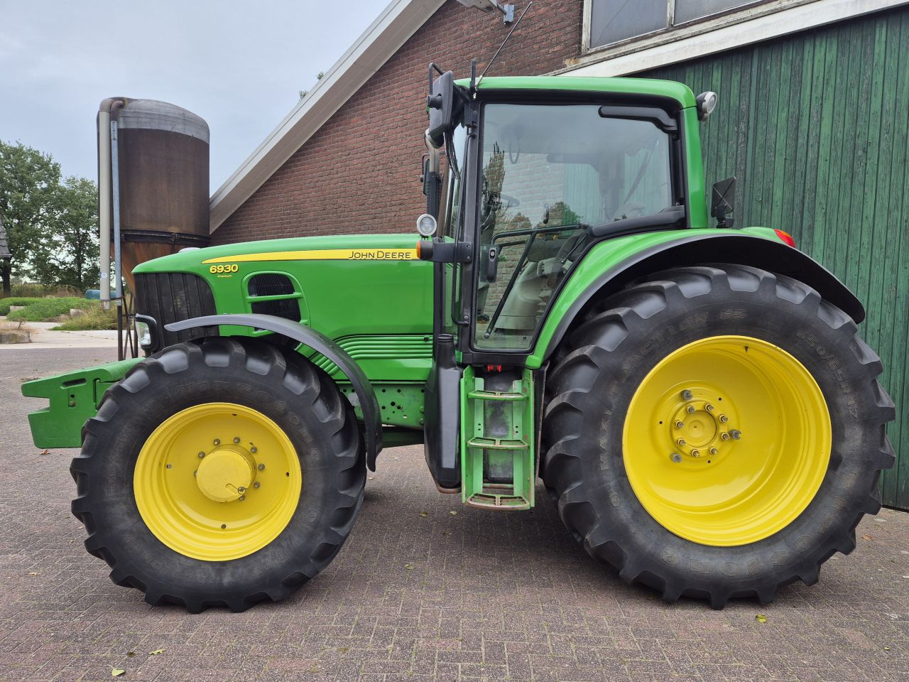 John deere 6930