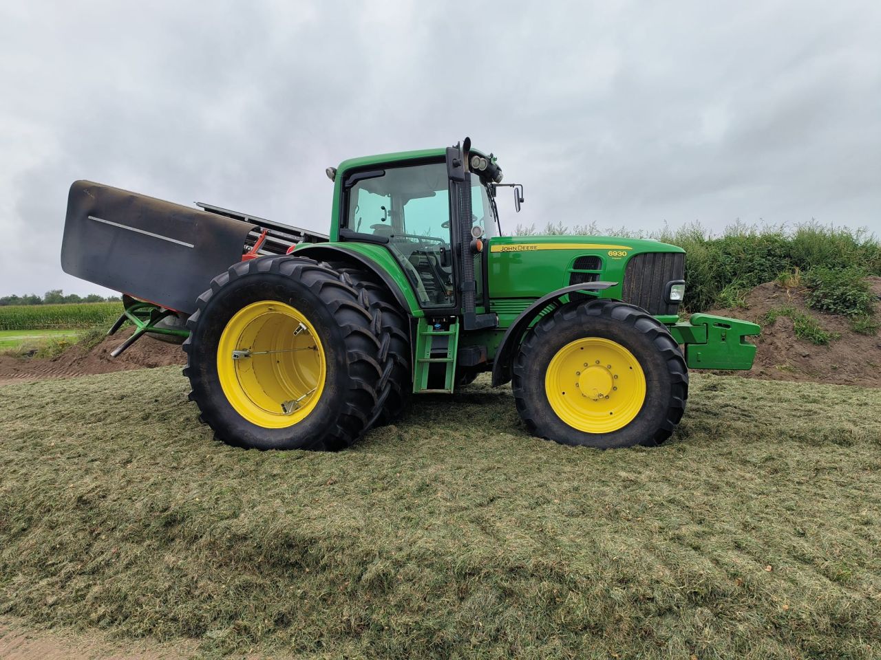 John deere 6930