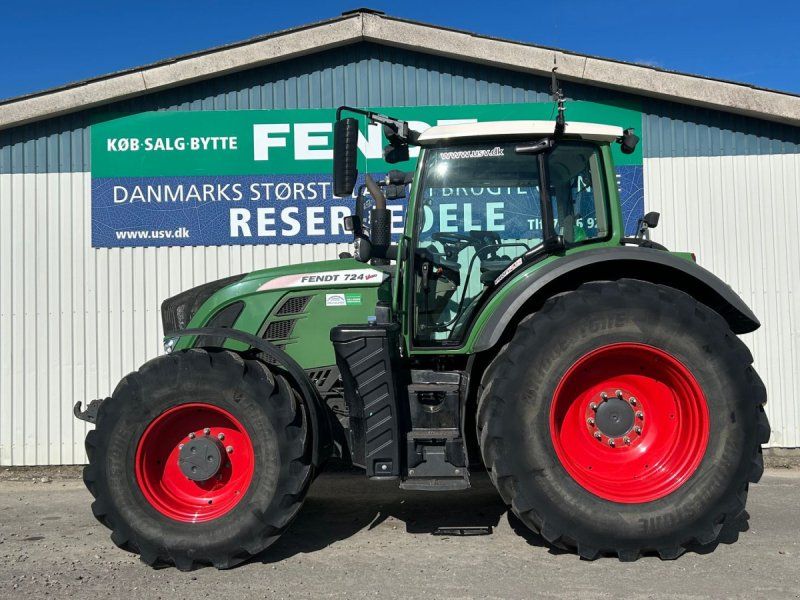 Fendt 724 Vario S4 Profi Plus