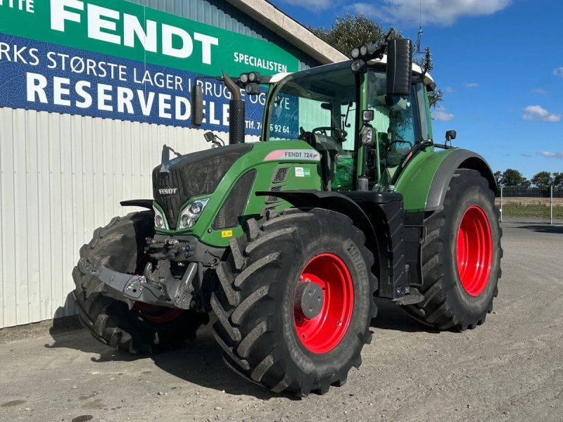Fendt 724 Vario S4 Profi Plus