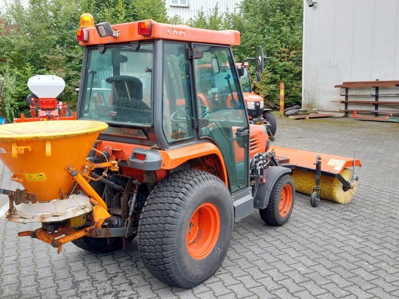 Kubota STV32