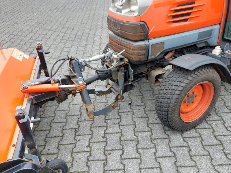 Kubota STV32