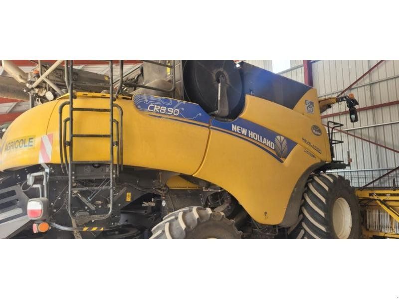 New Holland CR8.90