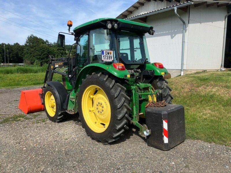 John Deere 5820